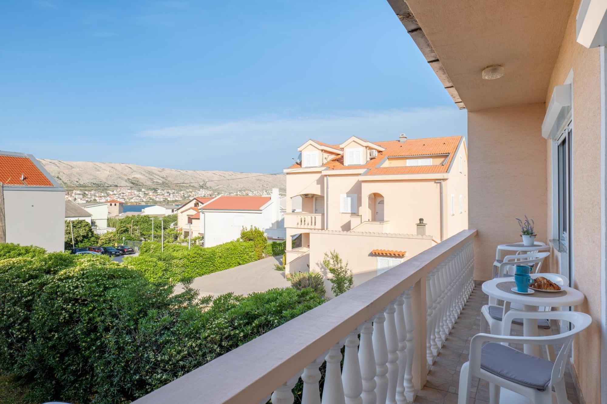 Apartment Wish - Two Bedrooms With 2 Ac Renewed Pag Town Kültér fotó